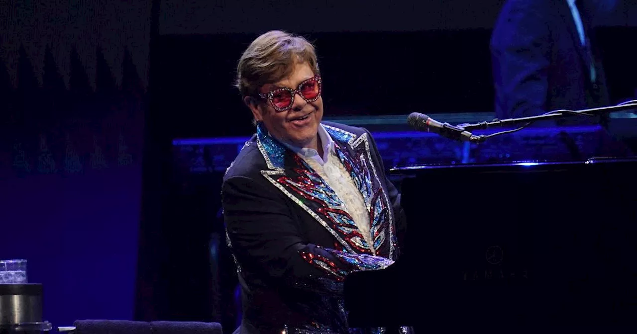 «J’ai perdu la vue» : Elton John révèle être devenu aveugle