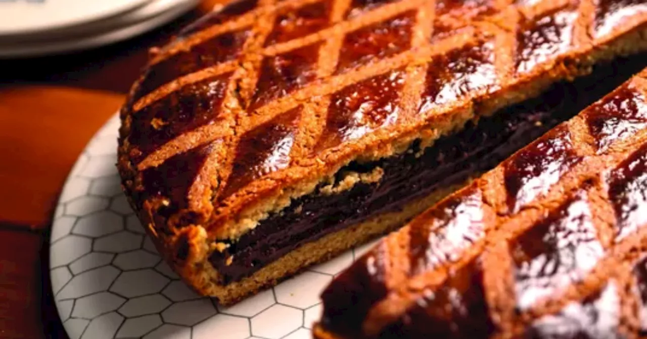 Le Gâteau Basque, une Tradition à l’Épreuve du Chocolat