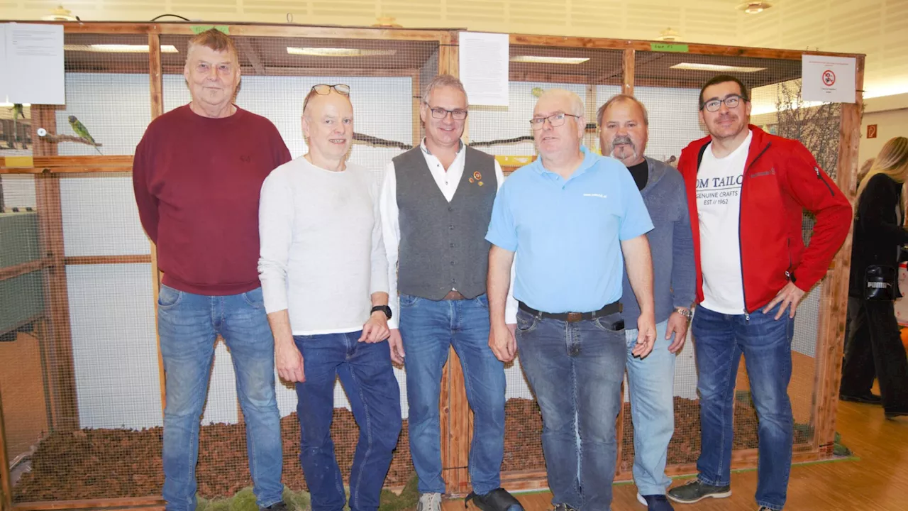 500 Vögel sorgten im Gloggnitzer Stadtsaal für Abwechslung