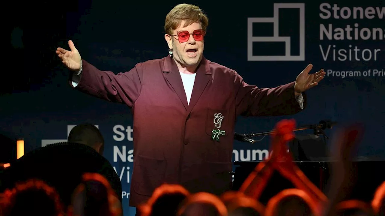 Zanger Elton John (77) ziet bijna niets meer na ooginfectie