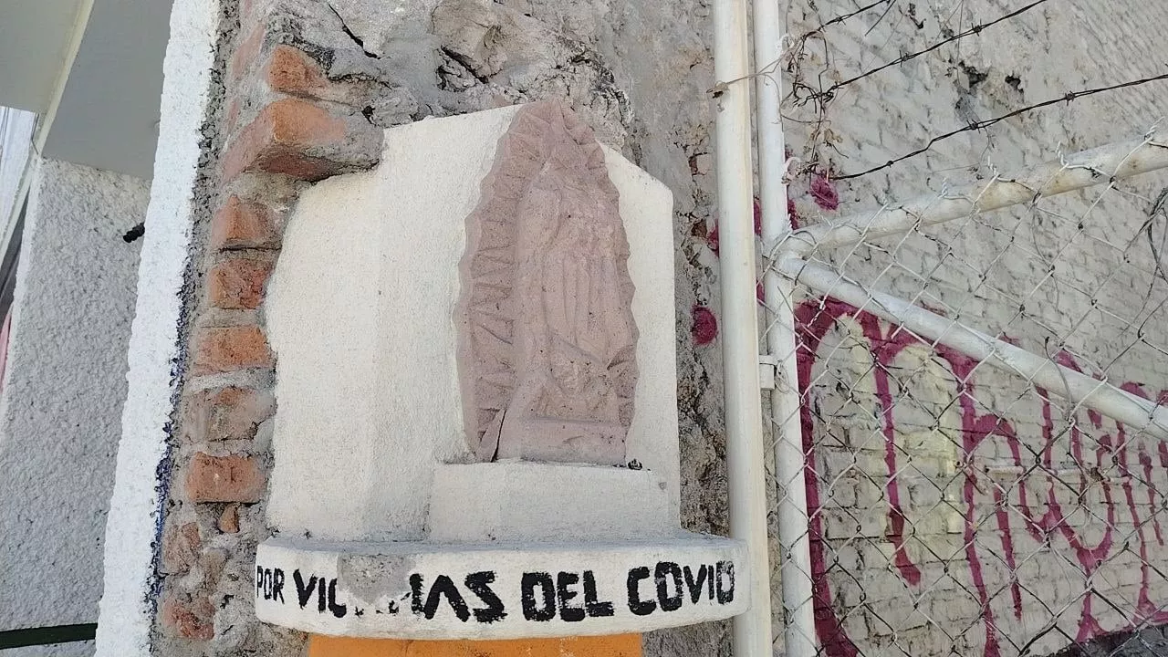 Deteriorada y entre basura, olvidan Virgen de Guadalupe en honor a víctimas de COVID en Salamanca