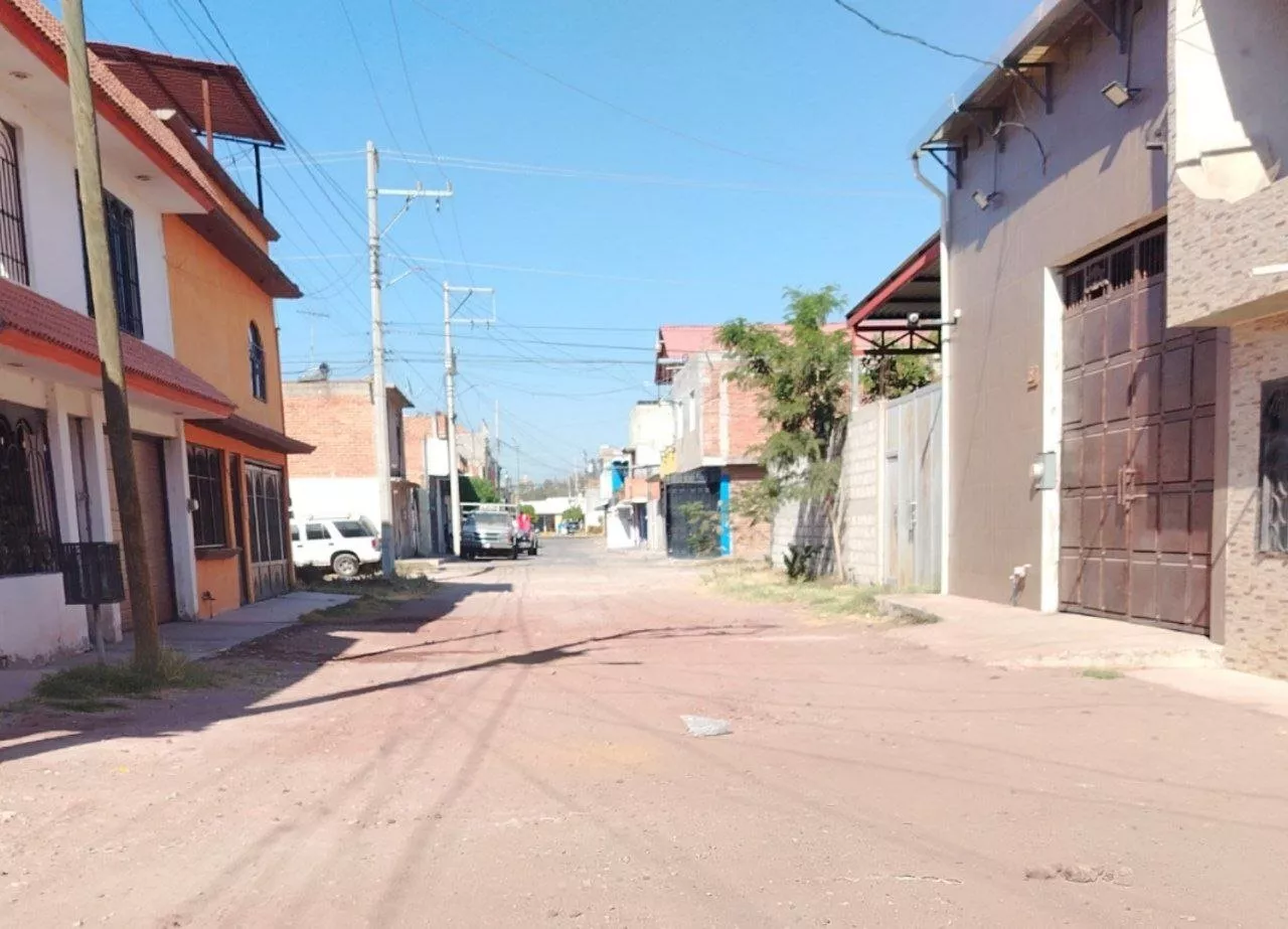 Habitantes de la colonia Constelación, de Salamanca urgen mejoras en seguridad y pavimentación