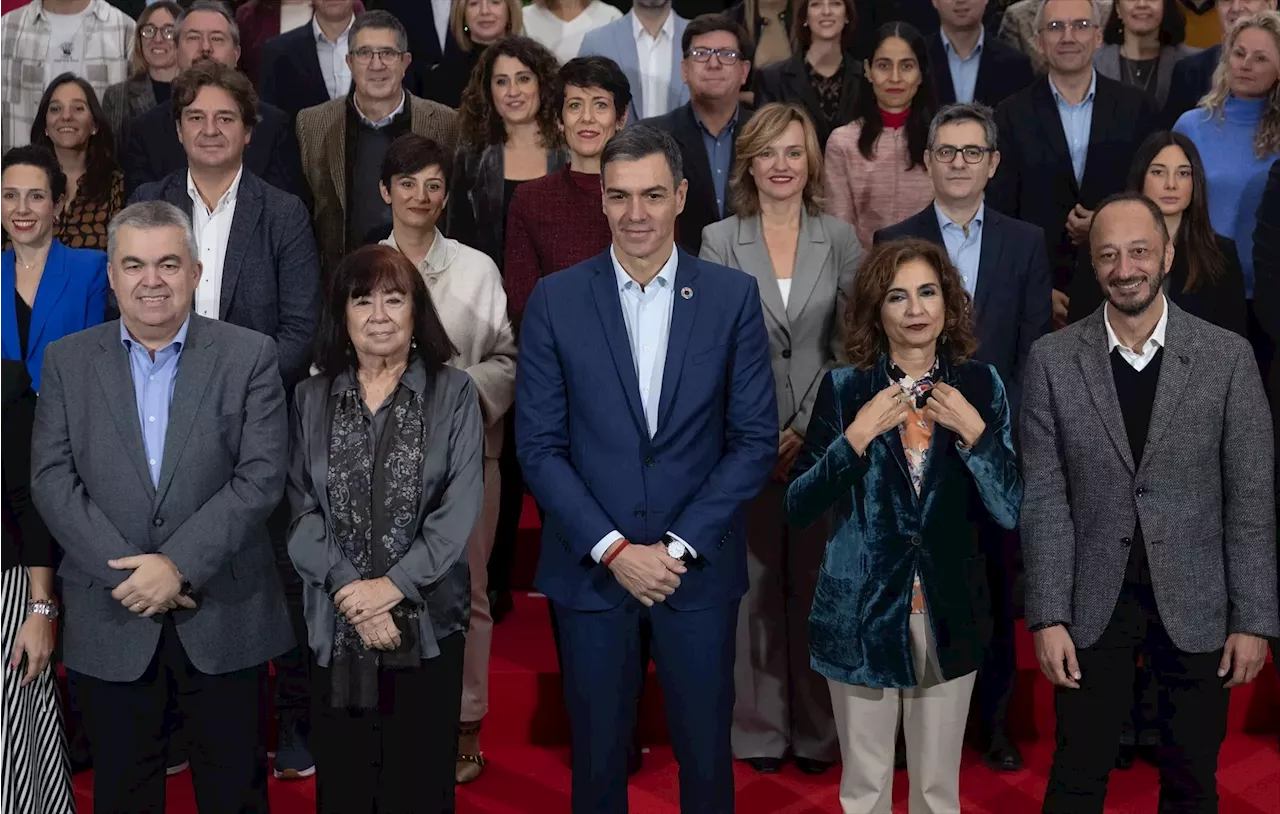 El PSOE excluye a las personas queer al no usar el término LGTBI+ en documentos políticos