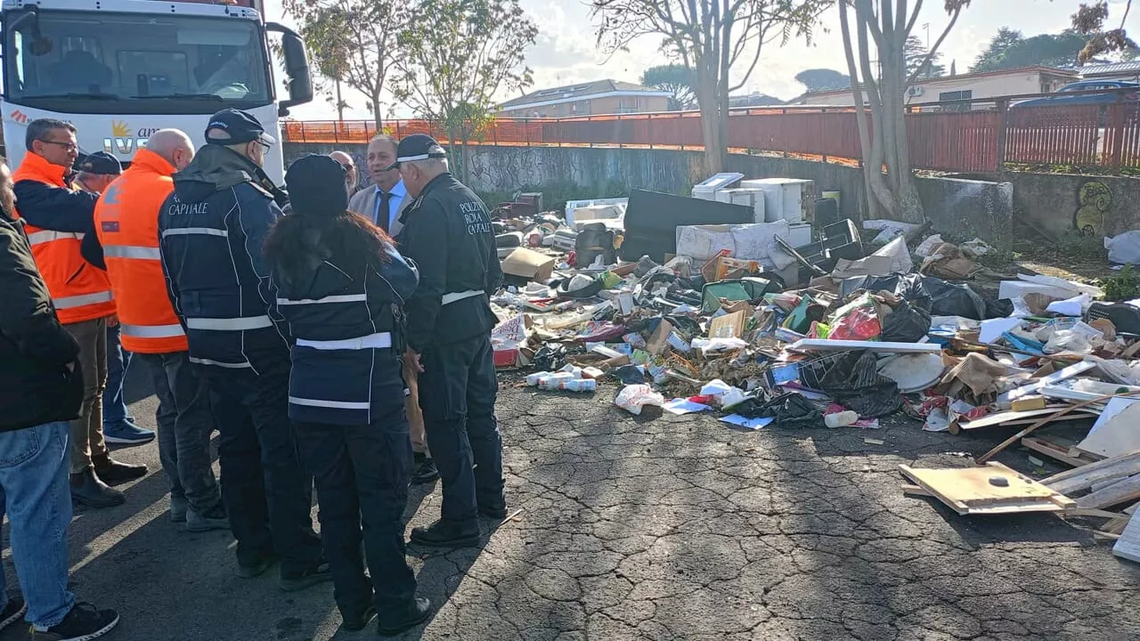 Centro raccolta a Grotte Celoni, vincono i residenti: l'area verrà recintata