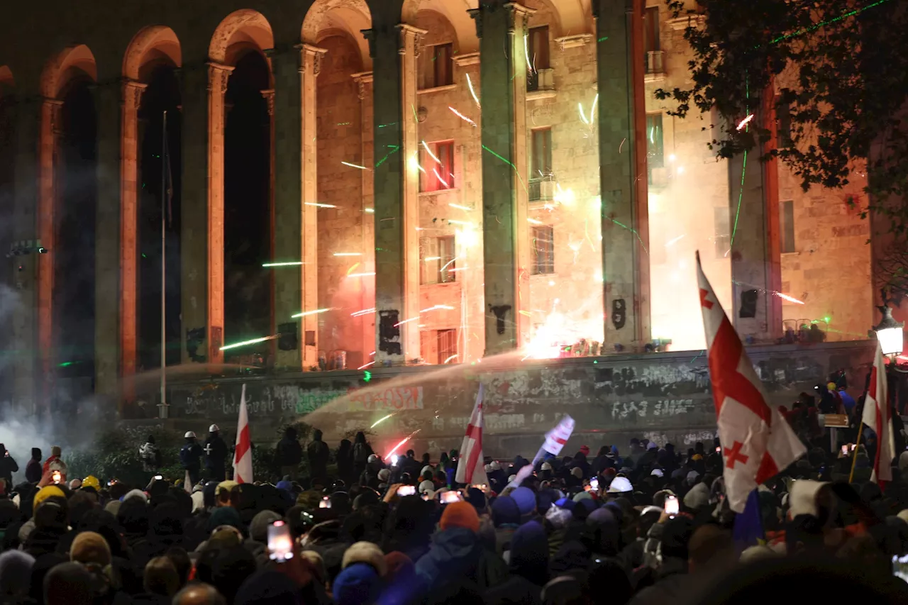 Géorgie : pourquoi des milliers de manifestants se mobilisent dans tout le pays ?