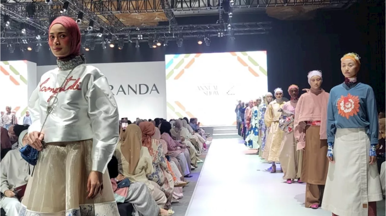 Ria Miranda Resmi Perkenalkan Koleksi 'BINAR' di Annual Show 2025