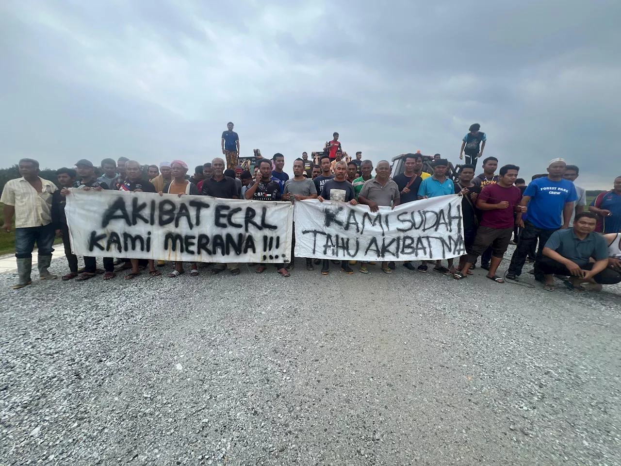 Residents Suffer Massive Losses After Unusual Floods in Pasir Puteh