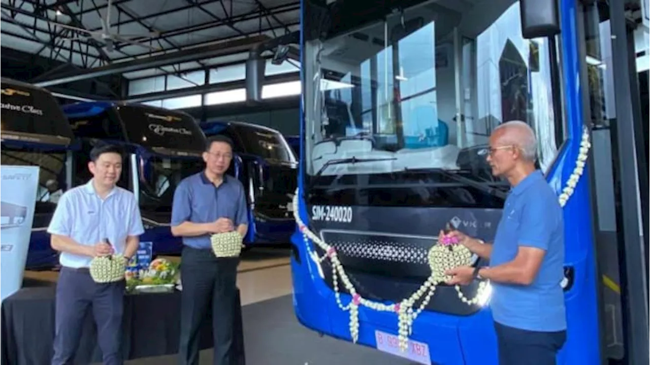 Bus EV Kolaborasi VKTR, Laksana dan Sinar Jaya Mulai Diserahkan ke TransJakarta