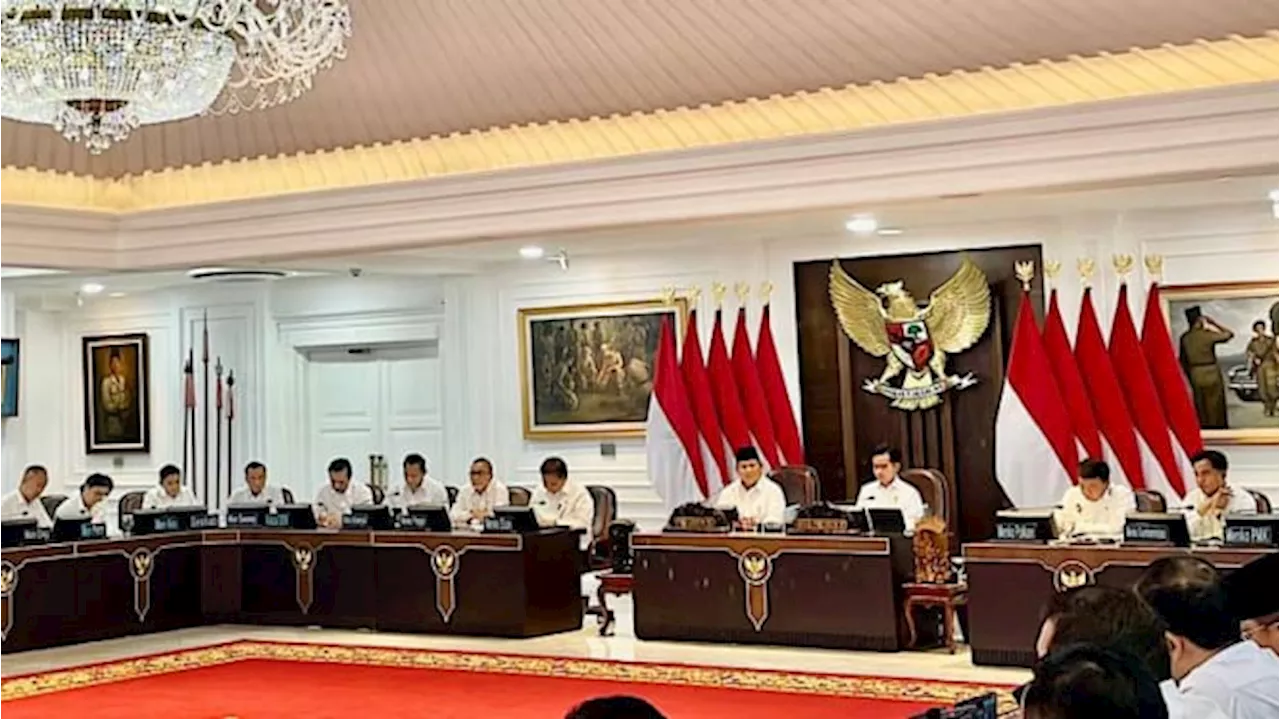 Sidang Kabinet Paripurna, Prabowo Beberkan Keberhasilan Pemerintahan Meski Baru 1 Bulan