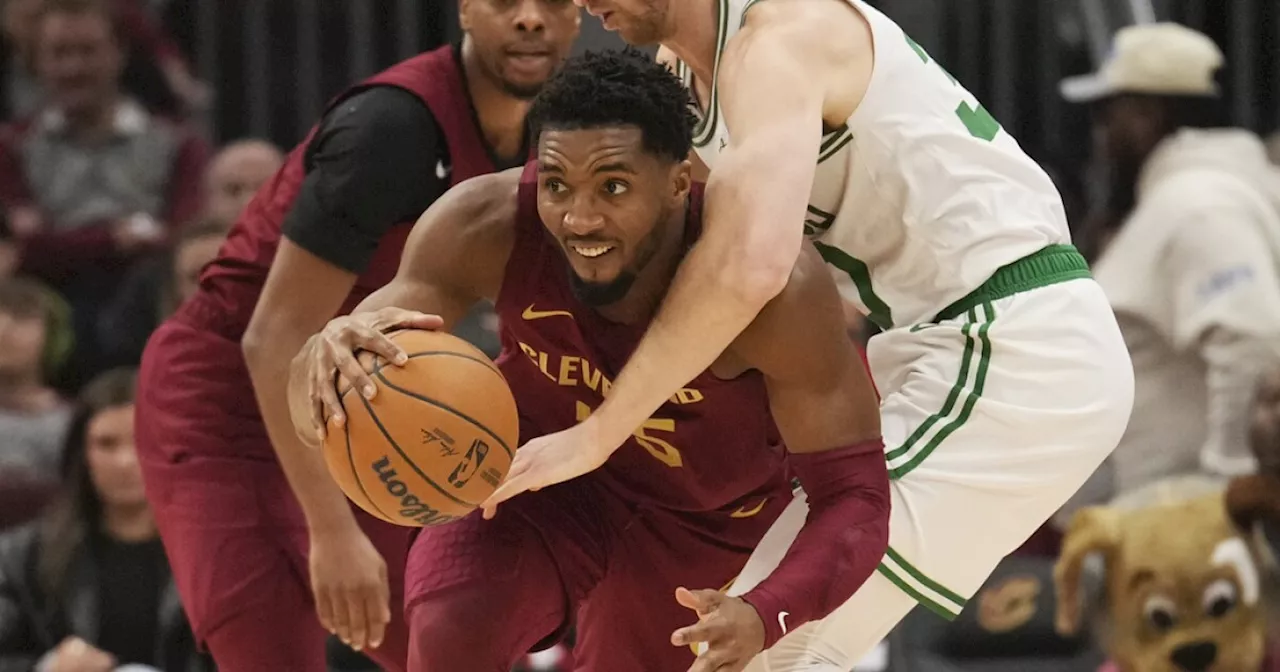 Mitchell scores 35, Cavs end Celtics' winning streak with 115-111 win in matchup of East's elite