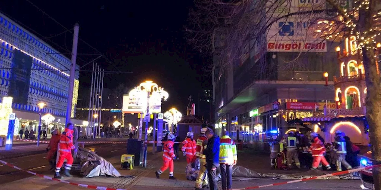 Un coche embiste un mercado navideño en la ciudad alemana de Magdeburgo y deja al menos un muerto y varios ...