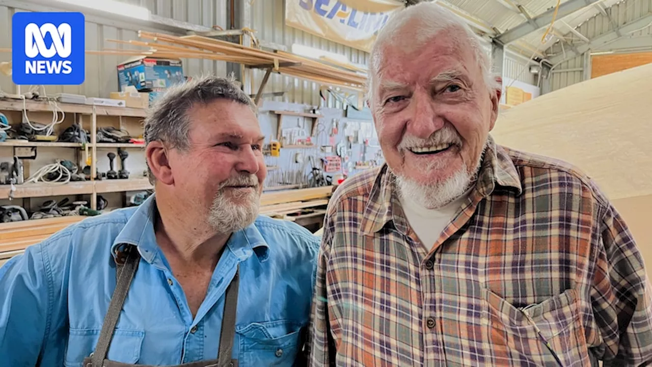 Kangaroo Island volunteers' 'mad dream' to rebuild 19th-century US sailing ship