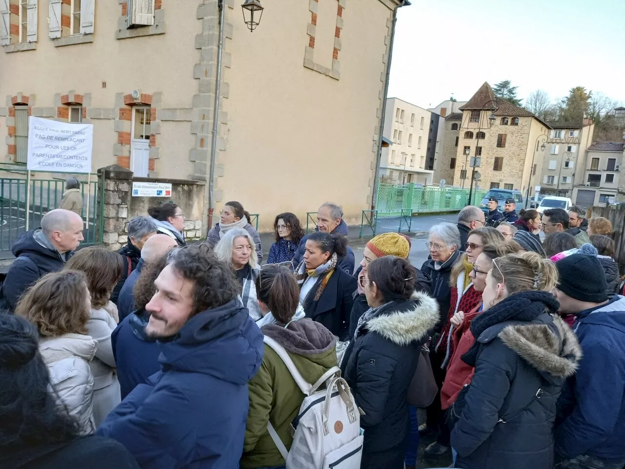 Une enseignante non remplacée à l'école Paul Bert à Figeac, parents et élus se mobilisent