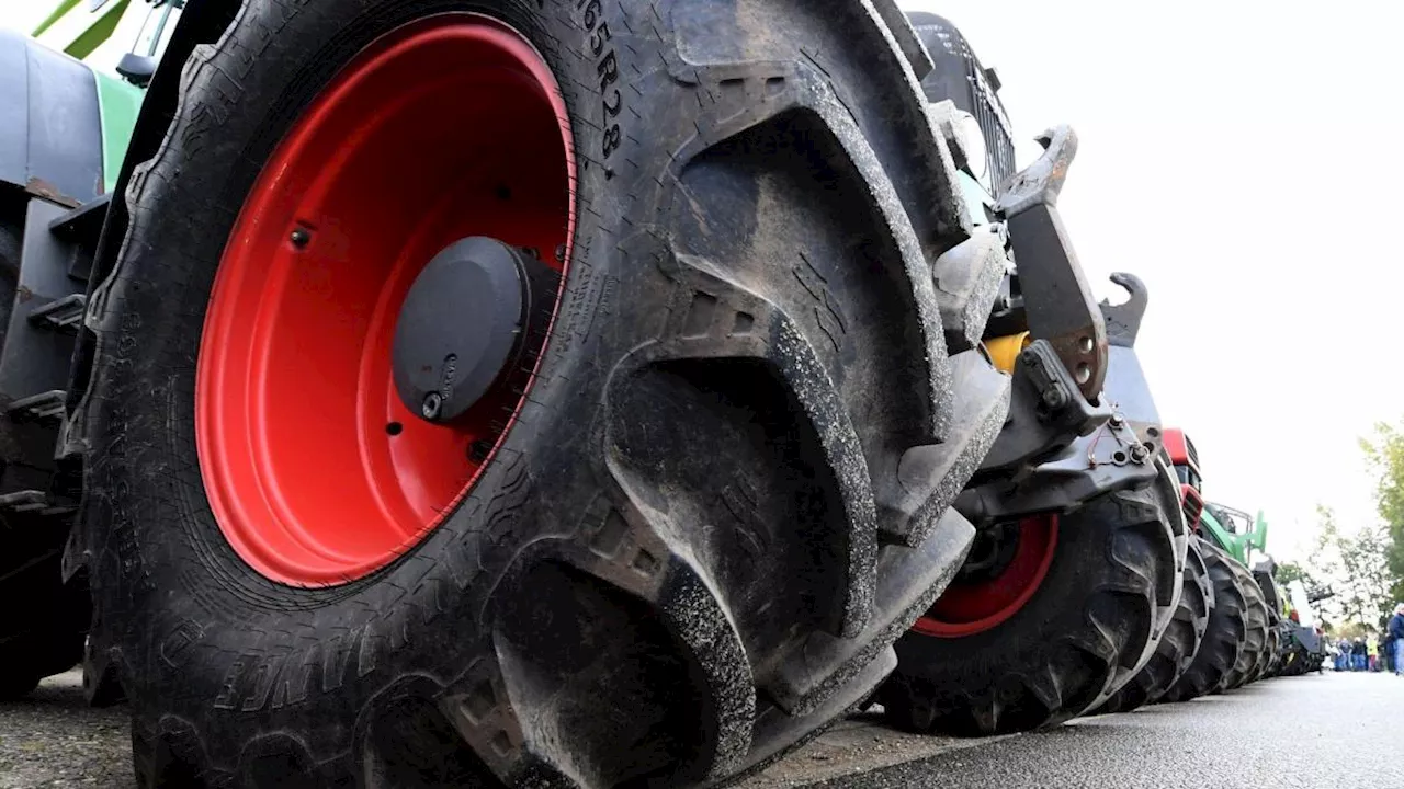 Traktor-Unfall in Ulm: Fußgängerin lebensgefährlich verletzt