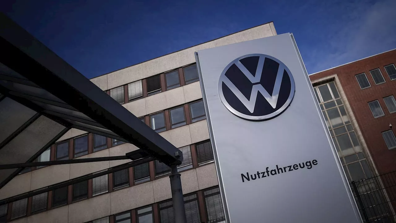 Jetzt live: Gewerkschafts-Statement zum drohenden Werks-Aus bei VW