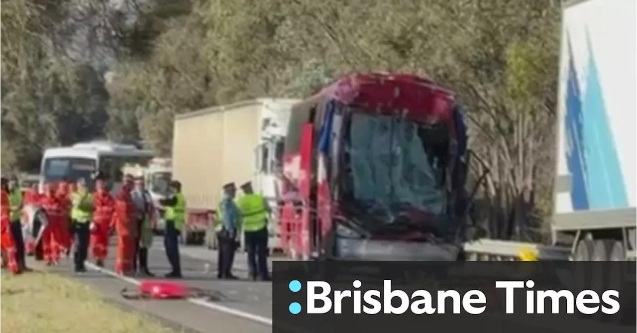 Bus driver dies, 13 passengers injured in Hume Highway crash