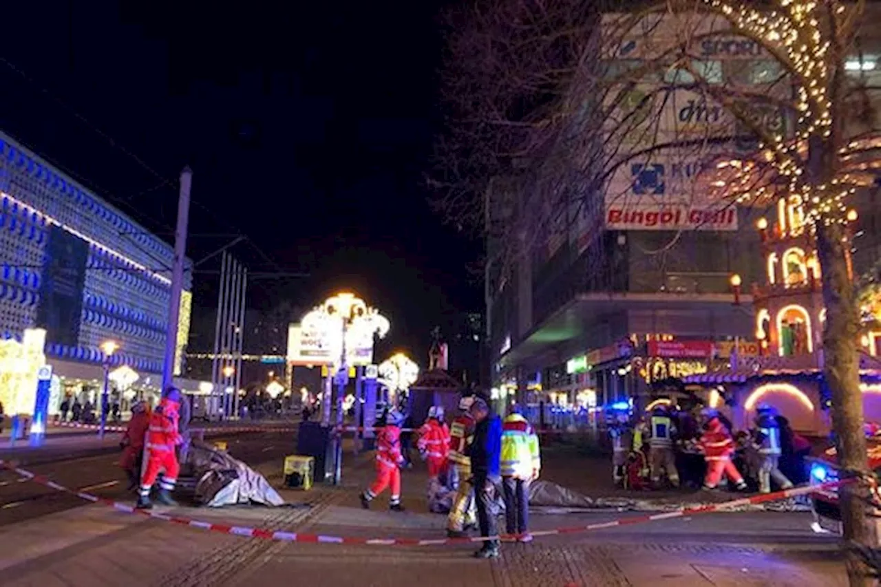  Bil har kört in i folkmassa på tysk julmarknad