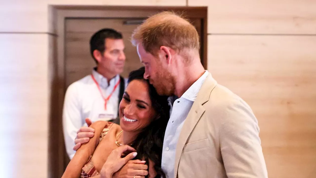 Harry and Meghan's 'corporate' and 'impersonal' holiday card 'promotes Archewell' while Kate and...