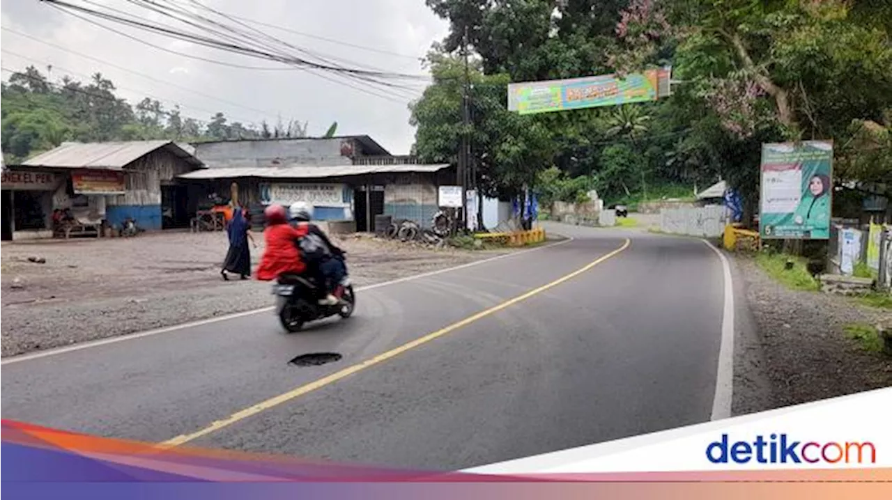 AHY Buka-bukaan Kualitas Jalan Kabupaten-Kota Masih Buruk