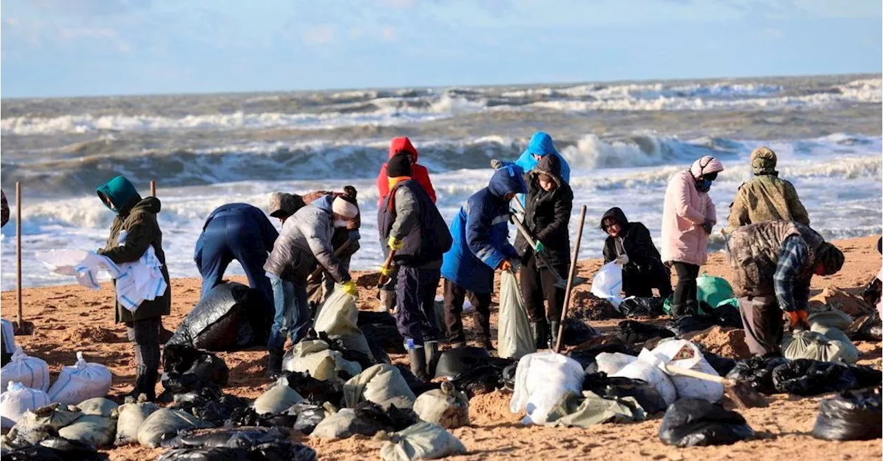 Tankerunglück im Schwarzen Meer: Kapitän in Haft, Ölpest beherrscht die Region