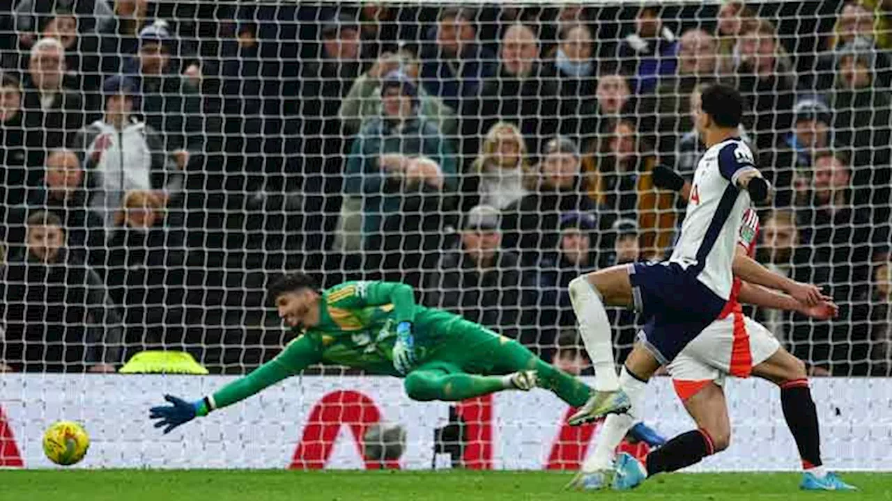 Tottenham survive Man Utd comeback to reach League Cup semis