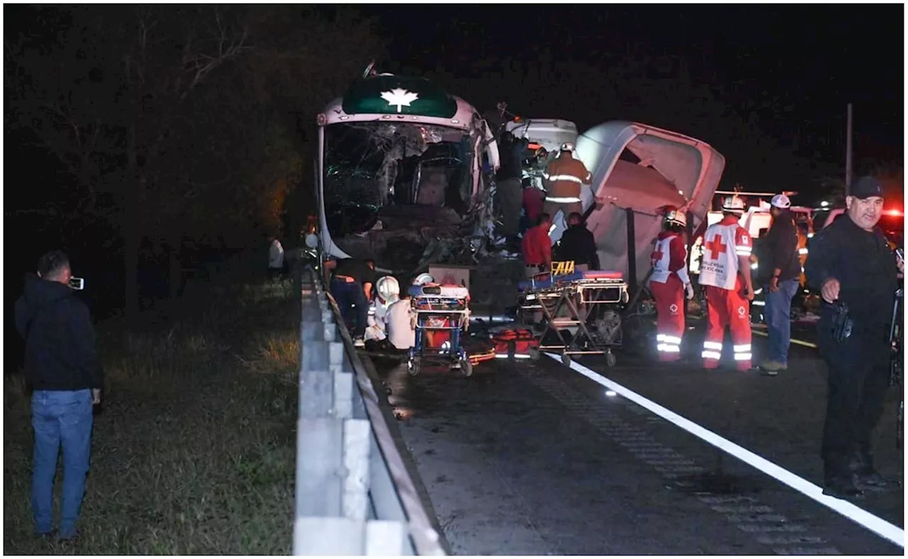 Choque entre tráiler y autobús en Tamaulipas deja 15 personas lesionadas; una mujer muere