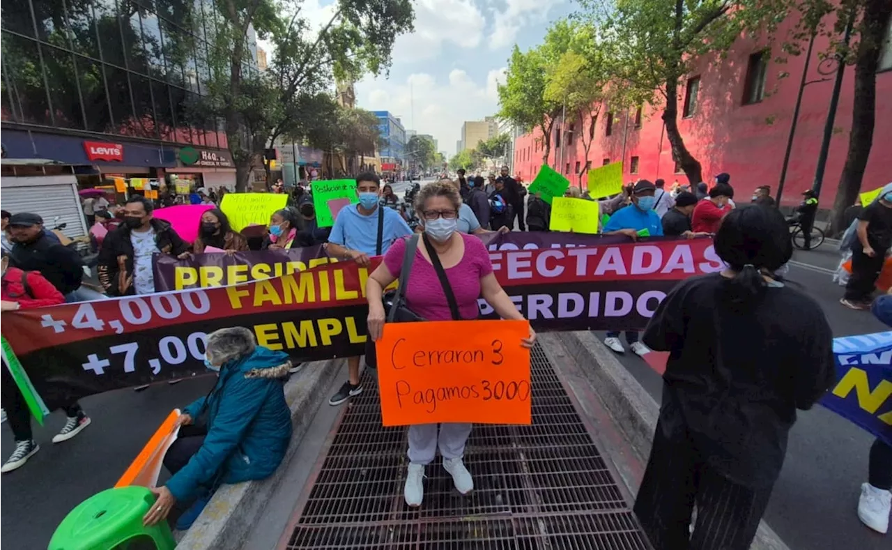 '¡Queremos trabajar!', locatarios de Plaza Izazaga 89 realizan protesta; reclaman que dueños del inmueble no les permiten el acceso