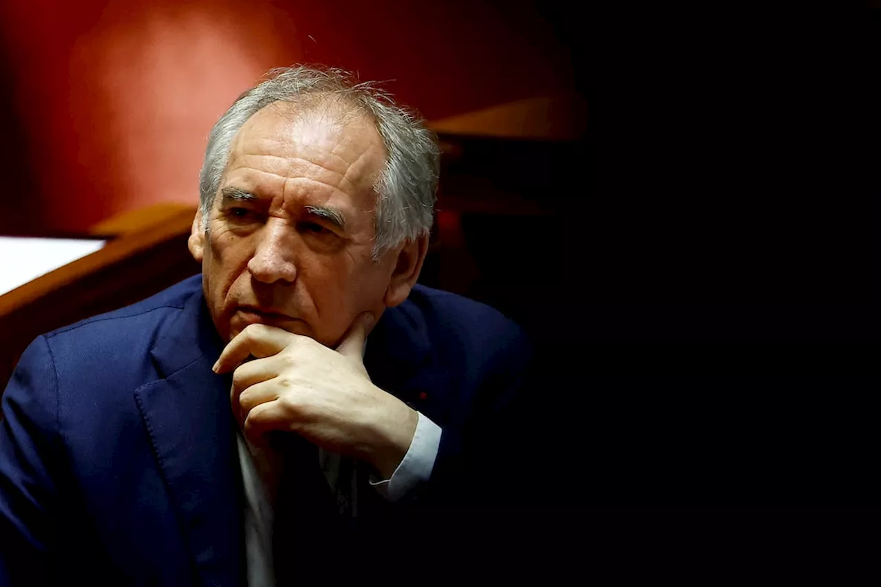 Bayrou trata de formar un Gobierno centrista en Francia antes de Navidad