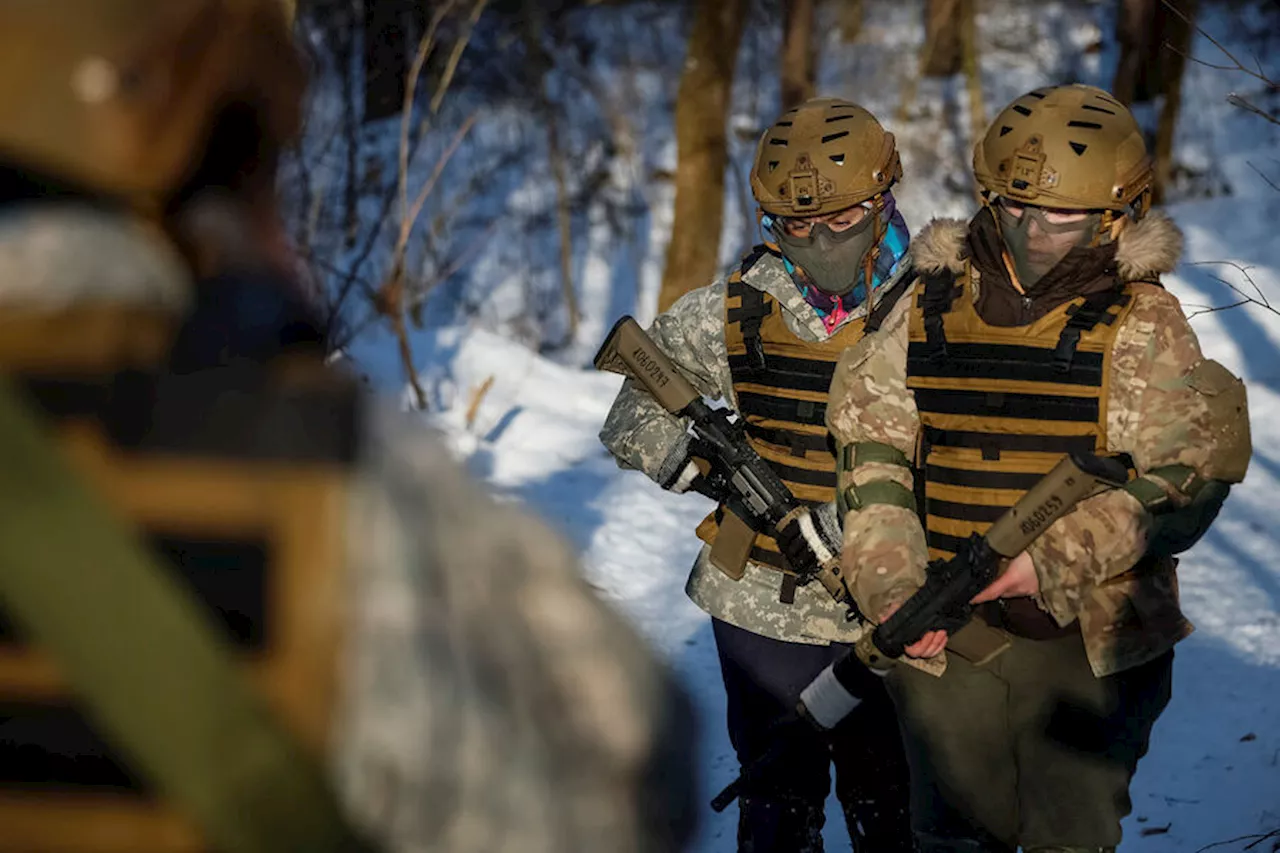 На Украину направят военных специалистов по гендерному равенству