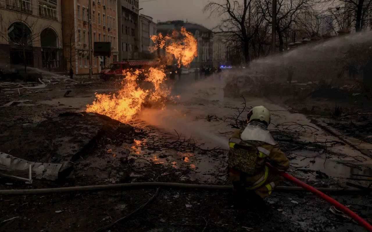 Ataque russo deixa ao menos um morto e nove feridos em Kiev