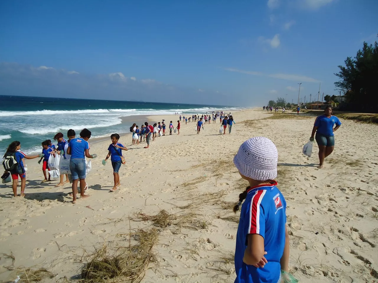 EcoNatal 2024 Convida à Limpeza das Praias do Rio