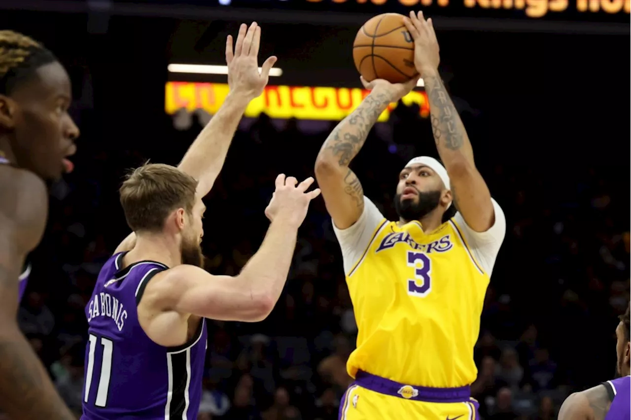 Lakers Top Kings in Sacramento