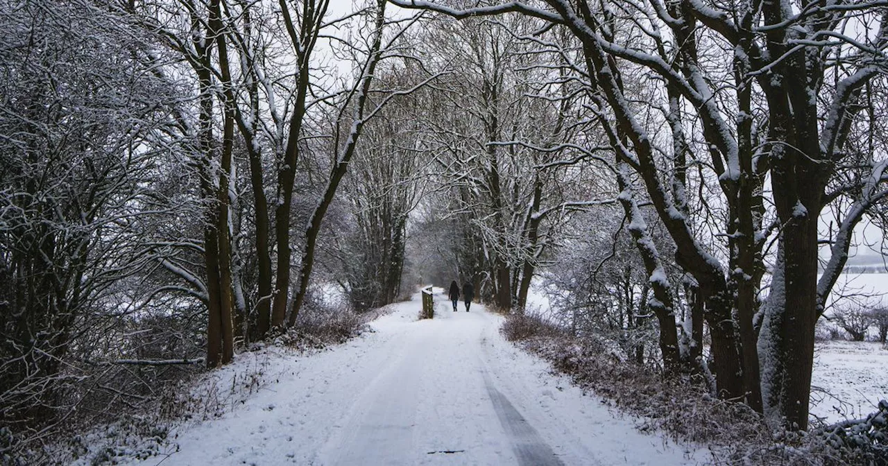 UK weather maps show 90 per cent chance of snow in just hours