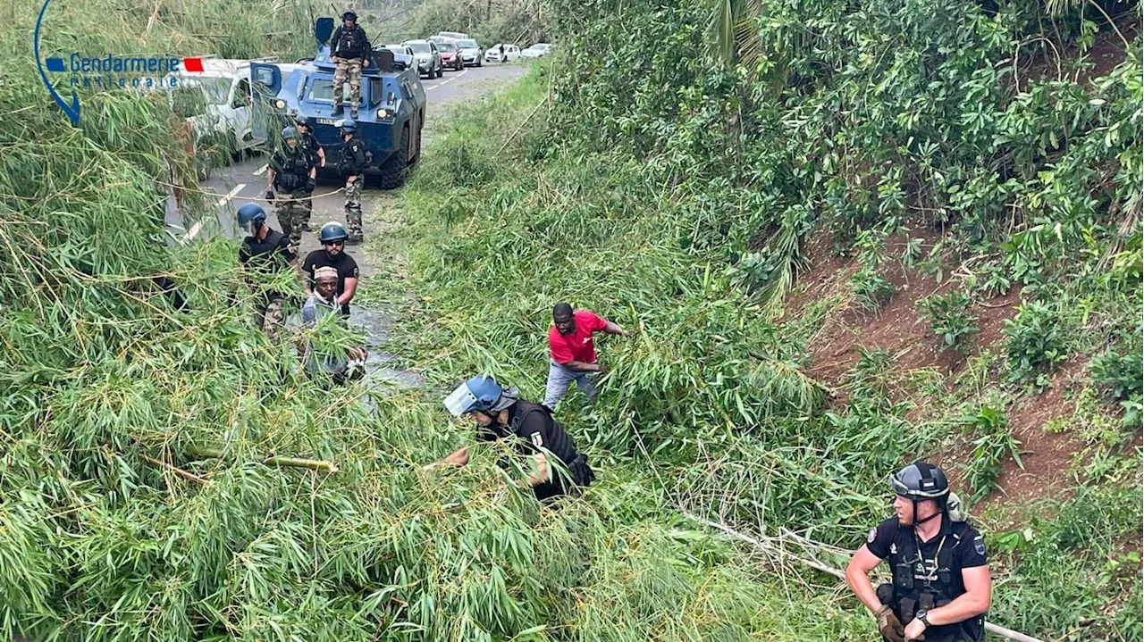 Mayotte : un gendarme envoyé en renfort après le cyclone est mort en mission, annonce Bruno Retailleau