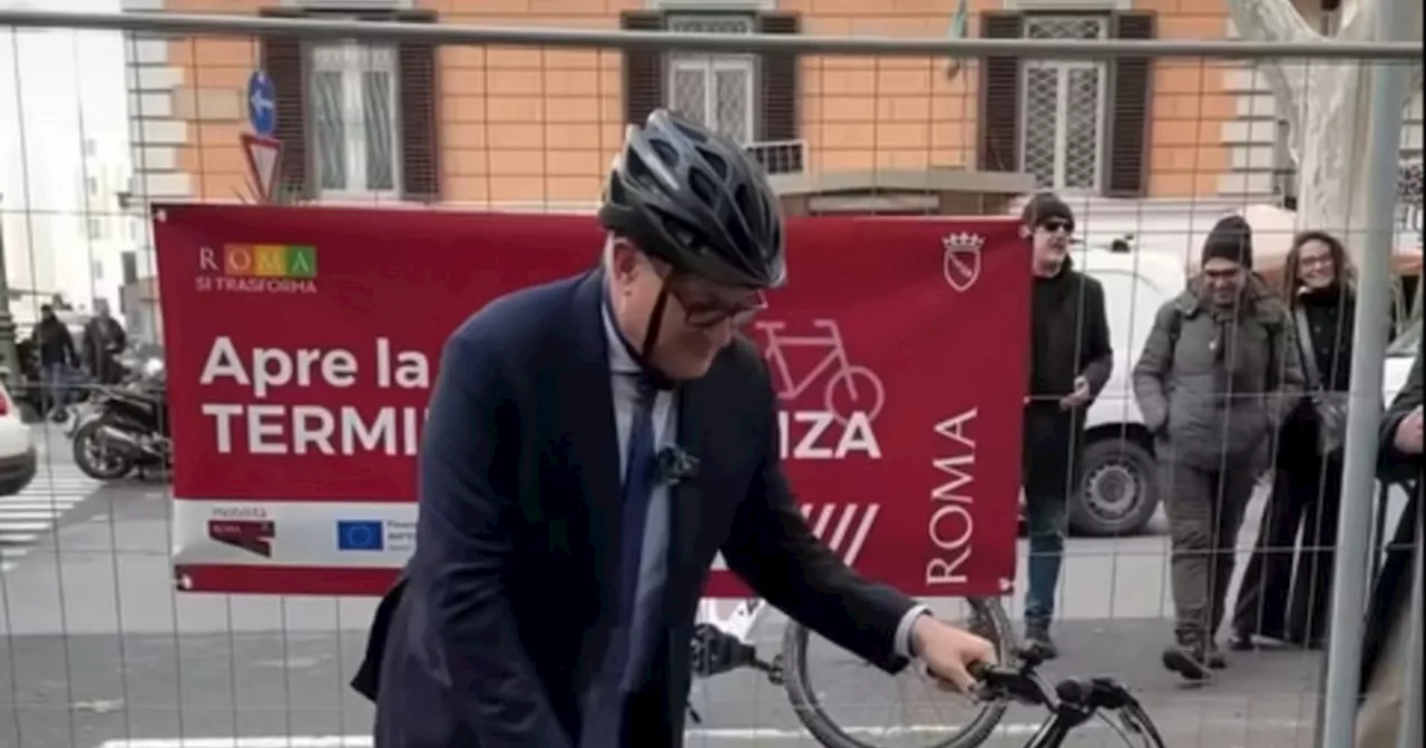 Inaugurazione Pista Ciclabile Termini-Sapienza: Un Fallimento in Camicia da Ciclista