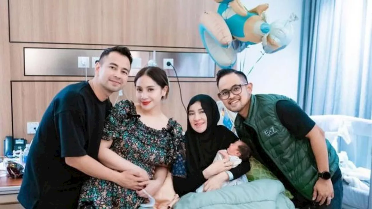 5 Potret Raffi Ahmad dan Nagita Slavina Jenguk Shandy Purnamasari yang Baru Lahirkan Anak Ketiga