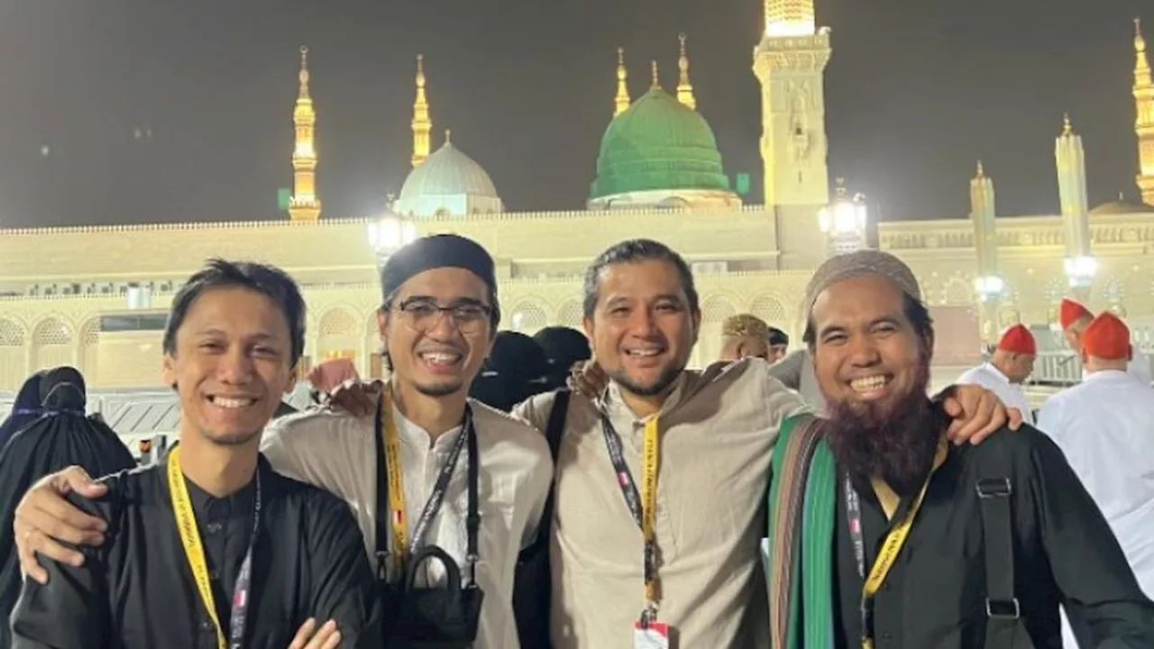 Personel Sheila On 7 Umrah Sekaligus Reuni, Impian Selama 18 Tahun Terwujud