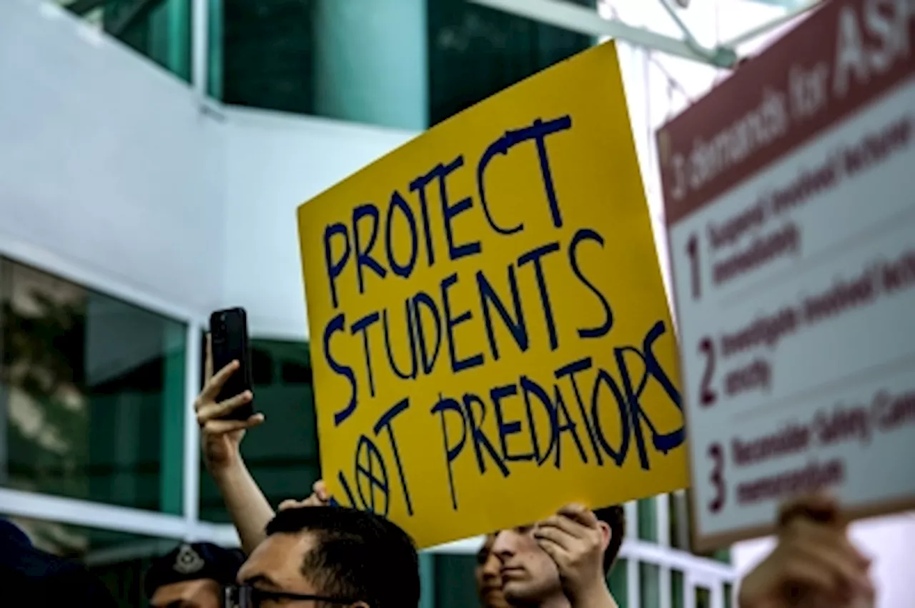 Universiti Malaya Students Protest Against Professor Accused of Sexual Harassment