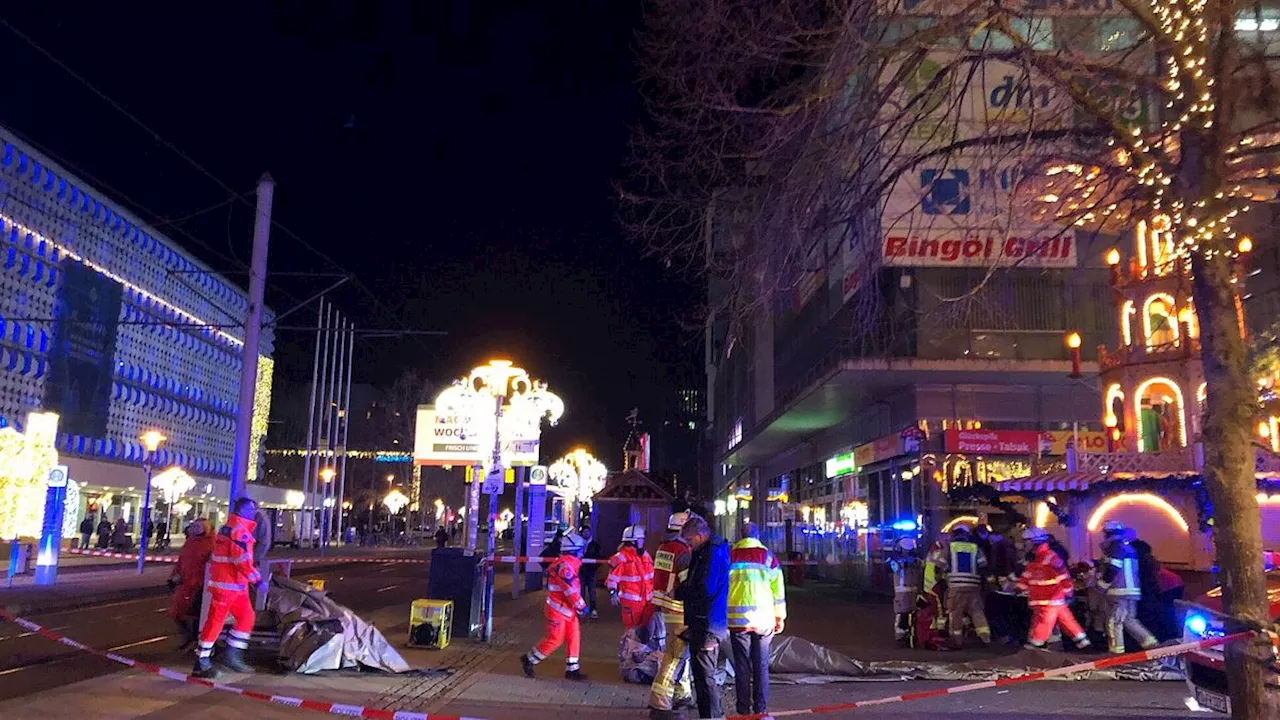 Germania, auto contro la folla al mercatino di Natale di Magdeburgo: morti