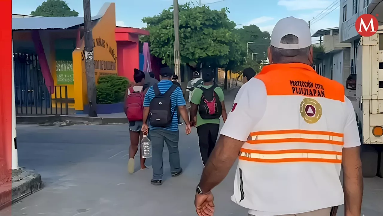 Caravana migrante protesta en Pijijiapan, Chiapas; exigen salvoconductos y seguridad para transitar