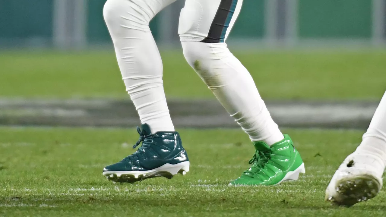 Jalen Two-Shoes fined by NFL for equipment violation vs. Steelers