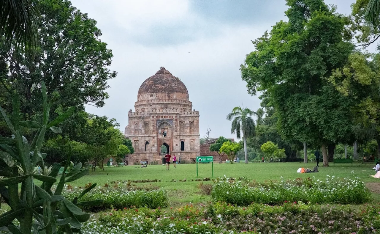 Yeni Yıl Delhi'de: Parklarda Doğa ve Anılar