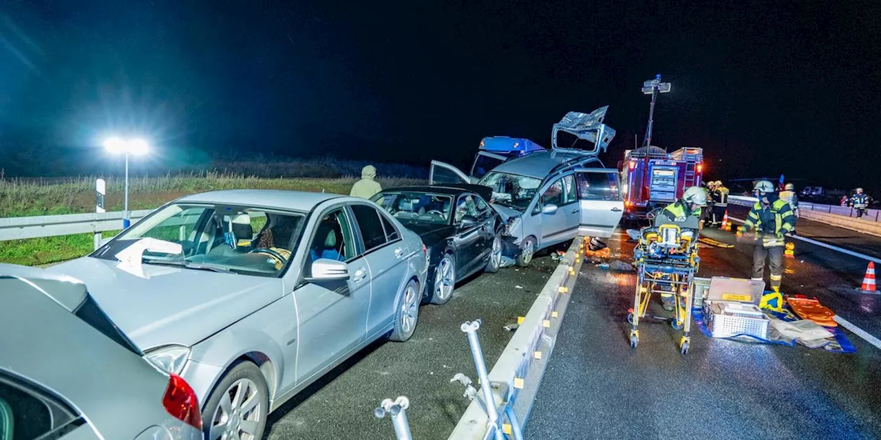 Schwerer Unfall auf der A3 in Franken: Feuerwehr muss 4 Kilometer zum Einsatzort laufen