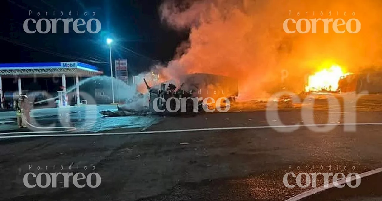 Choque de Camiones Provoca Fuerte Incendio en San José Iturbide