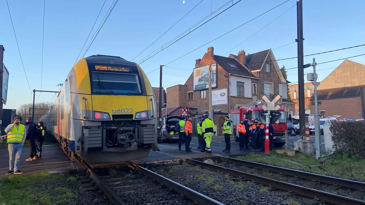 Collision de train et voiture à Wavre: Une blessée