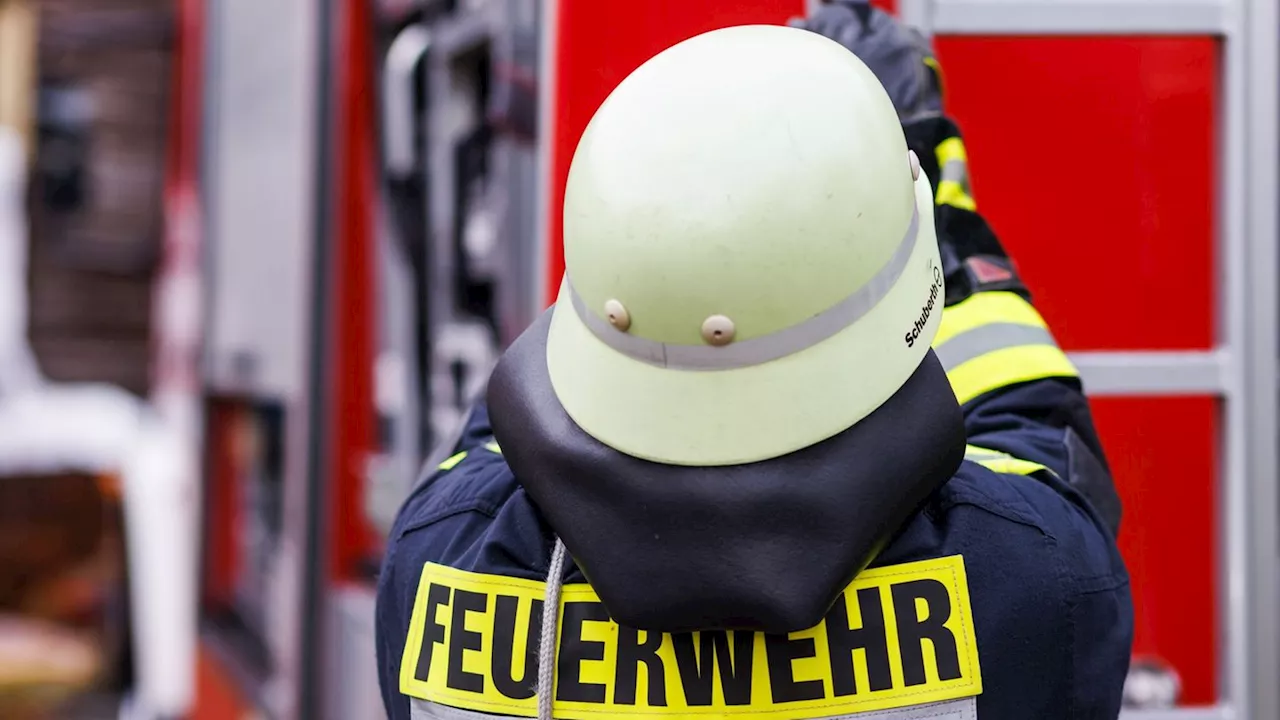 Brand nahe Köln: Feuer im Wohnhaus für Studierende in Hürth