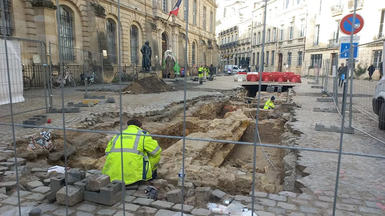 Bordeaux : fin des fouilles archéologiques sur la place du Chapelet, promise à la végétalisation