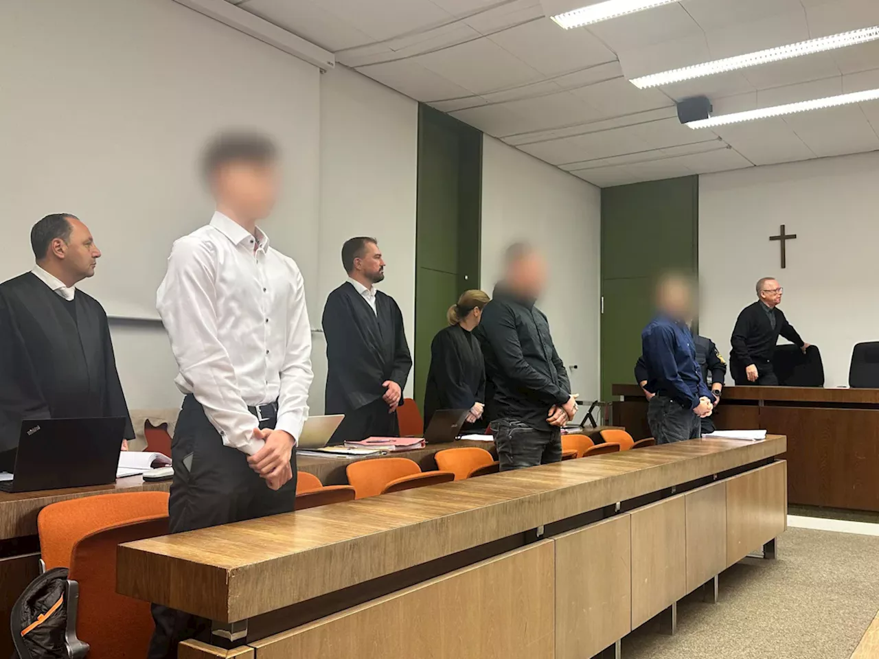 Prozess in München: Männer quälen Bekannten und müssen in Haft