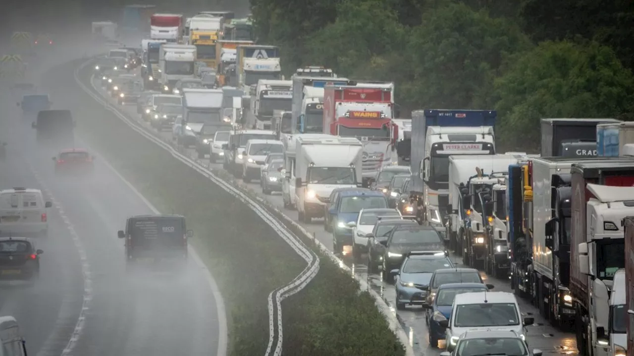 M5 and M25 closed by crashes as millions embark on Christmas getaway