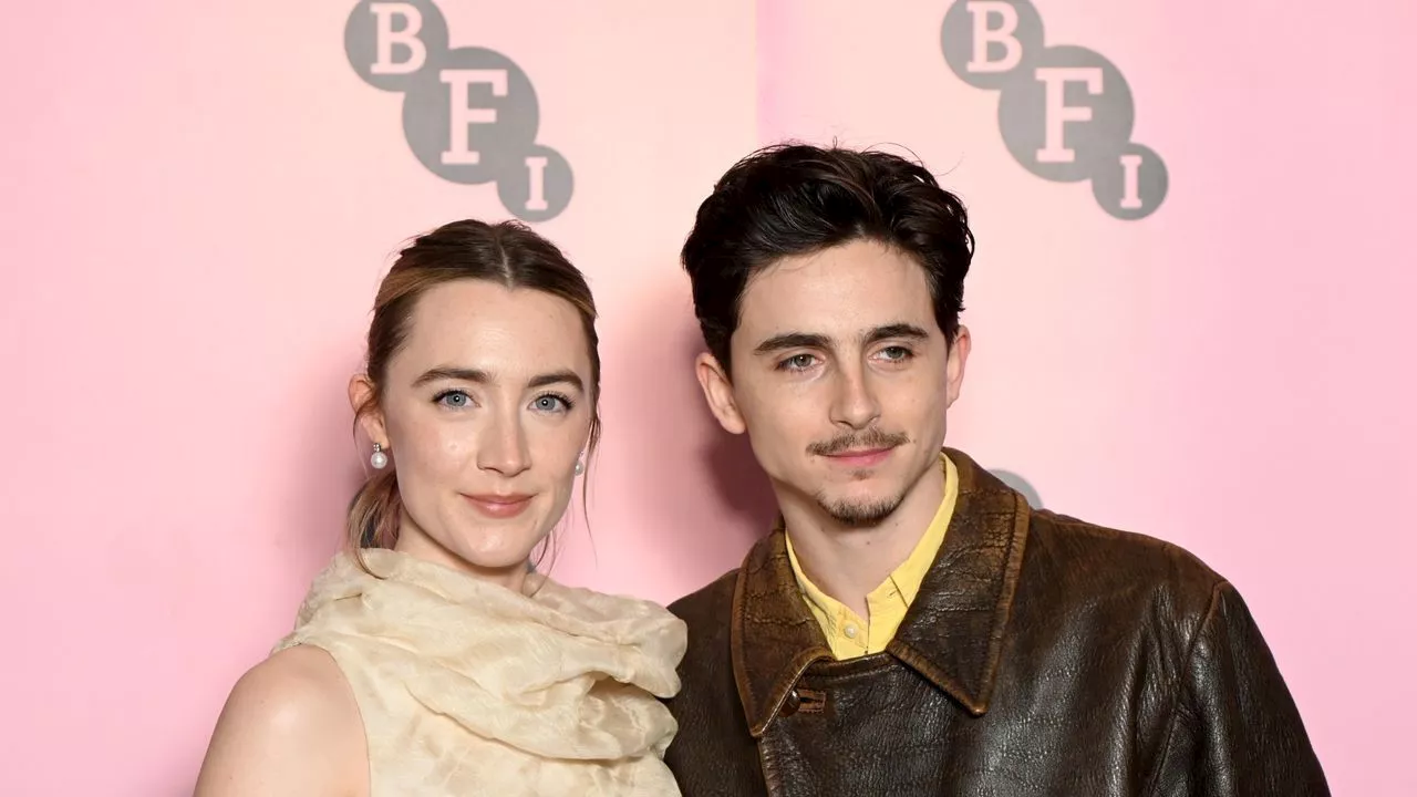 Timothée Chalamet et Saoirse Ronan, plus proches que jamais sur le tapis rouge à Londres